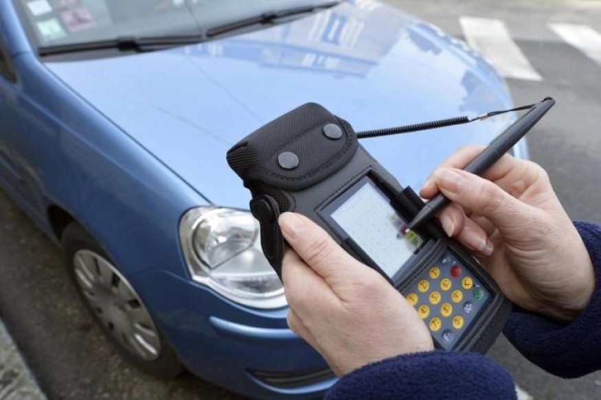 Combien de temps une voiture peut-elle rester stationnée sans bouger ? On vous répond